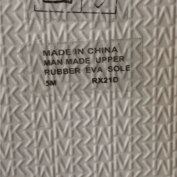 MICHAEL KORS PLATFORM SLIDE NEW. Let’s get ready for summer! - Picture 7 of 10